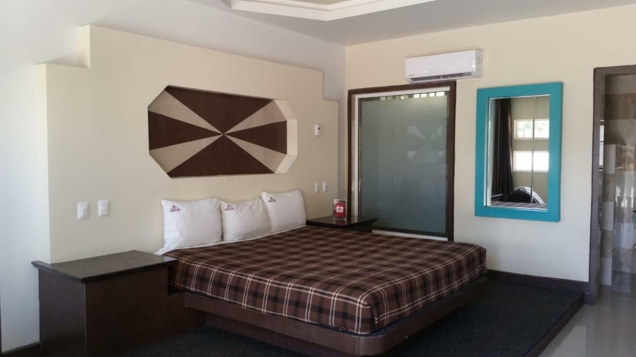 Hotel Azteca Inn 엔세나다 외부 사진