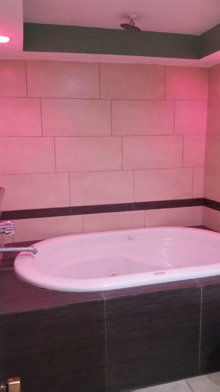 Hotel Azteca Inn 엔세나다 외부 사진