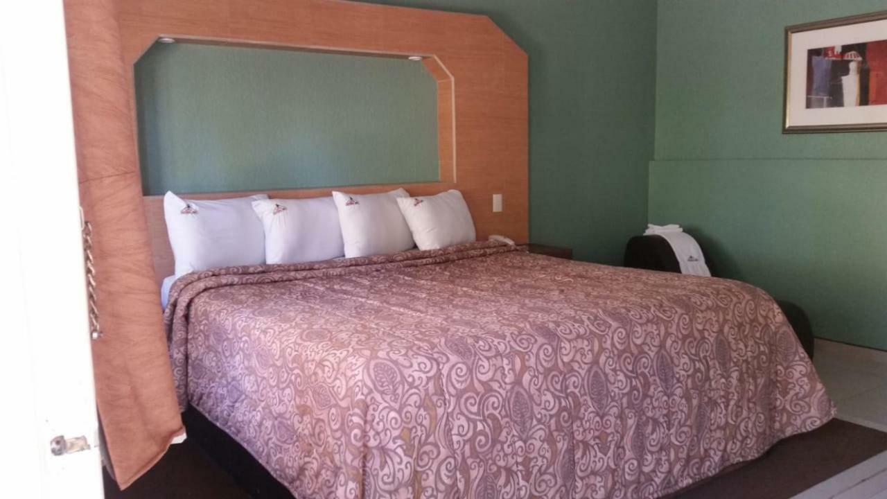Hotel Azteca Inn 엔세나다 외부 사진