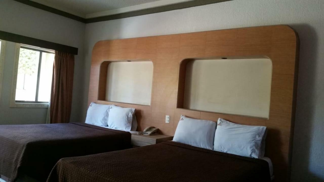 Hotel Azteca Inn 엔세나다 외부 사진