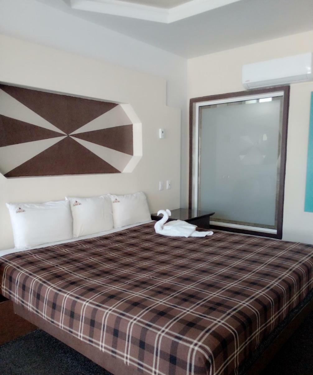 Hotel Azteca Inn 엔세나다 외부 사진